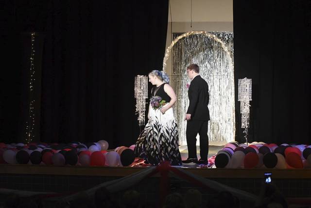 995819_web1_VND-BurrellProm17-050419