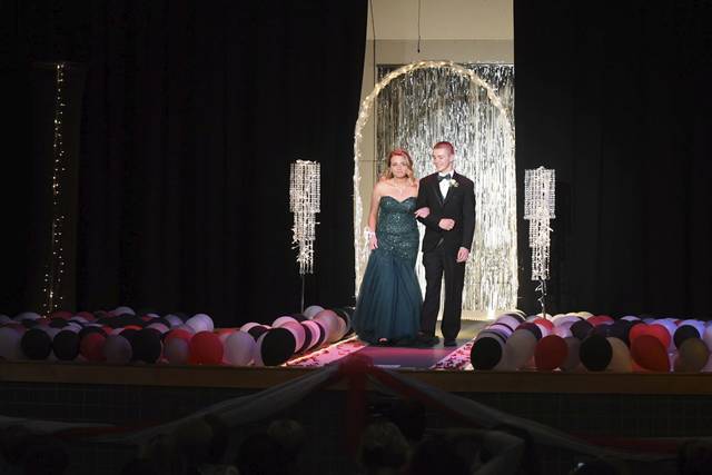 995819_web1_VND-BurrellProm82-050419