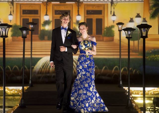 999720_web1_GTR-HEMPFIELDPROM035-050519