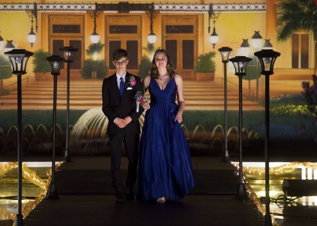 999720_web1_GTR-HEMPFIELDPROM113-050519