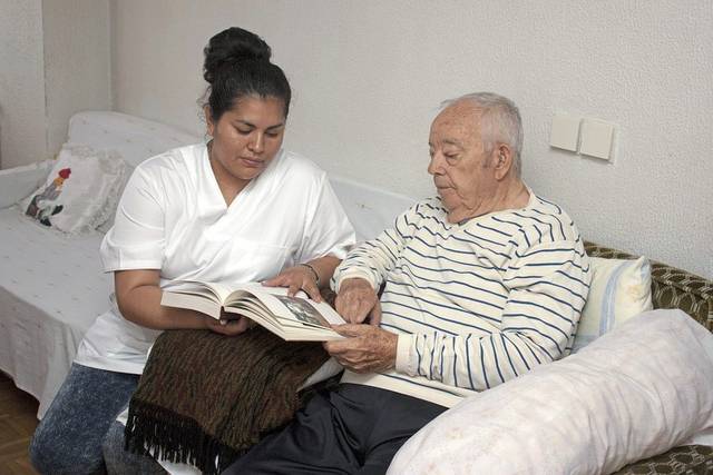 1093134_web1_gtr-hth-travelnurse-read-060419