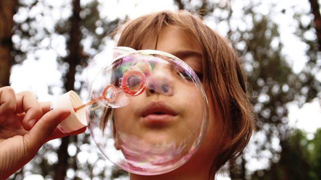 1205342_web1_gtr-liv-summerkids-bubbles-052619