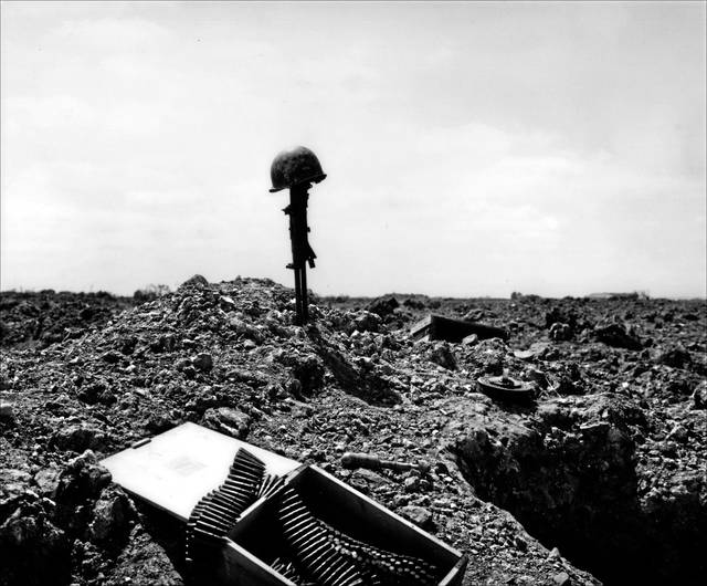 1243111_web1_DDay1