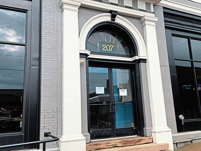1243855_web1_gtr-Irwintavern-060419
