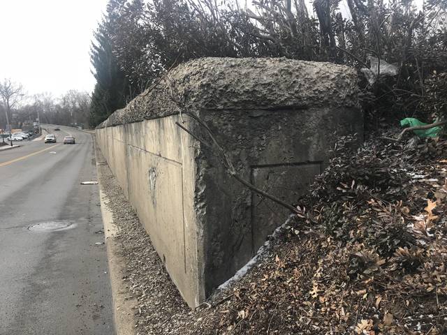 1261653_web1_oakmont-wall