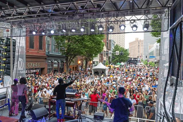 1263367_web1_gtr-tk-jazzfest02-061319