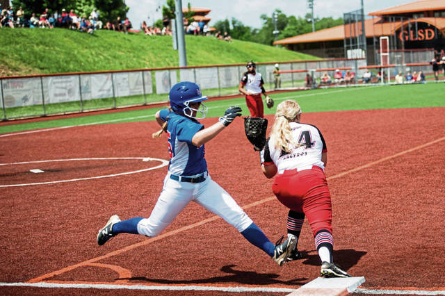 Mt. Pleasant, Elizabeth Forward battle for berth to state title game<span class="headline-video">Video <i class="fa-solid fa-circle-play"></i></span>