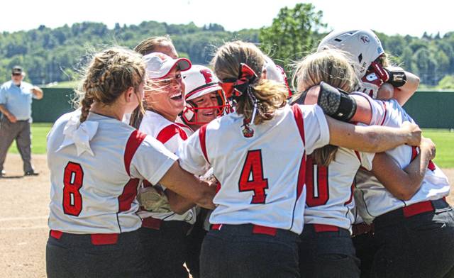 Frazier softball advances to PIAA finals in walkoff fashion