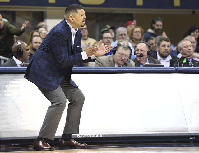 Pitt adds 5th basketball recruit in graduate transfer Eric Hamilton