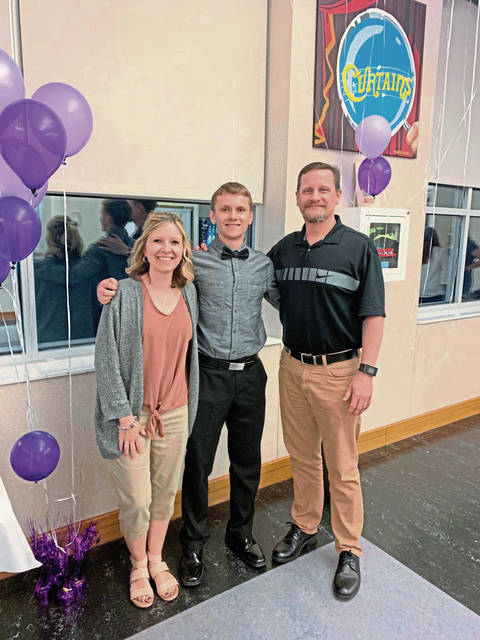 Hale, Koenig earn Baldwin athletic scholarship awards