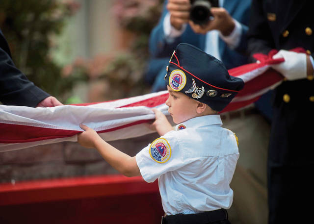 1284473_web1_ptr-flagday02-061519