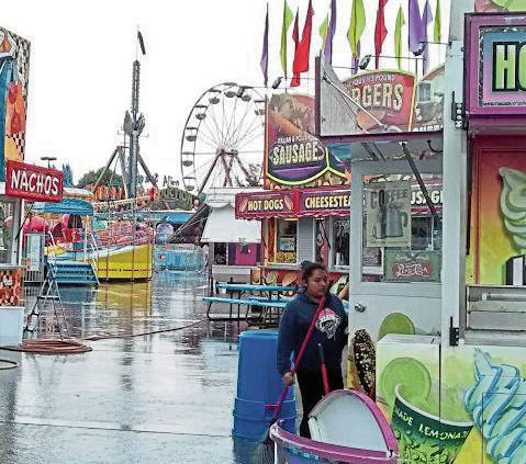 1287733_web1_gtr-carnival5