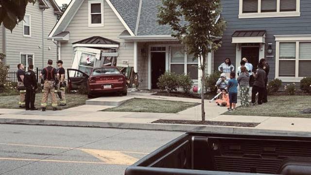 1298330_web1_ptr-carvshouse 1298330_web1_ptr-carvshouse