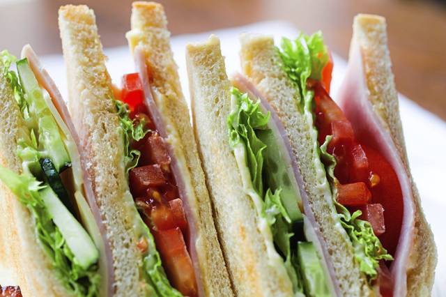 1302900_web1_WEB-sandwiches