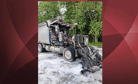1313286_web1_pal-truckfire01-062719