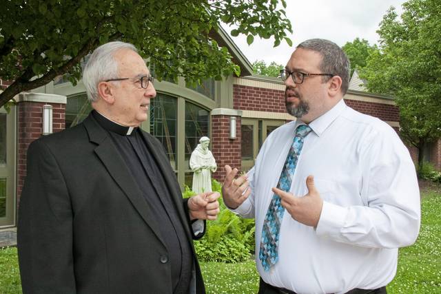 1316714_web1_gtr-NewDeacon-062119