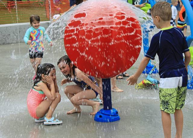 Splash pad opens in Richland Community Park