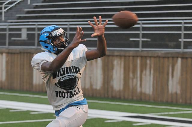 Woodland Hills tight end Josh Rawlings commits to Virginia over ACC rivals<span class="headline-video">Video <i class="fa-solid fa-circle-play"></i></span>