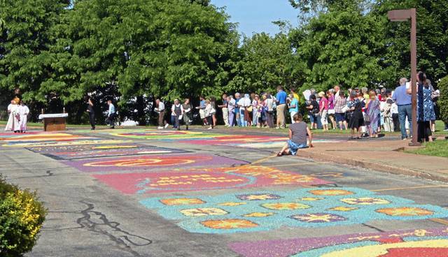1332533_web1_vnd-lo-sawdustcarpets6-062519