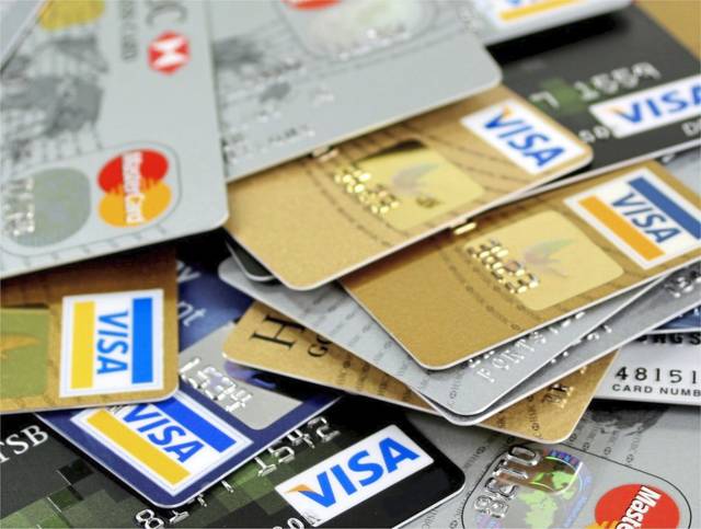 1343257_web1_GTR-LIV-SHOPPINGTIPS-CREDITCARDS