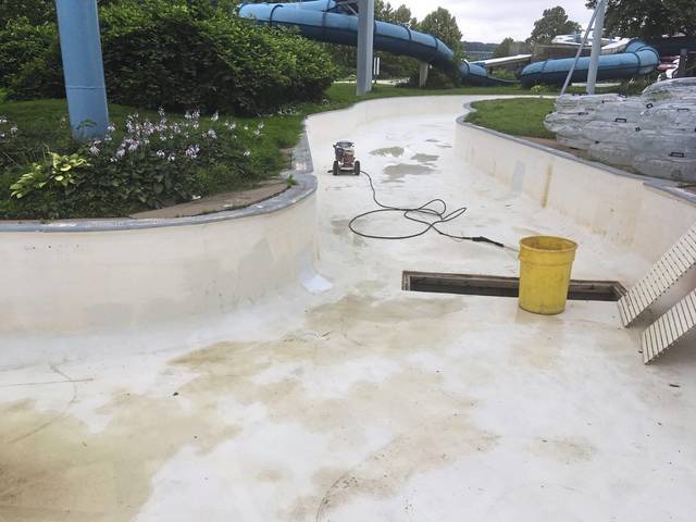 1368461_web1_PTR-LAZYRIVER