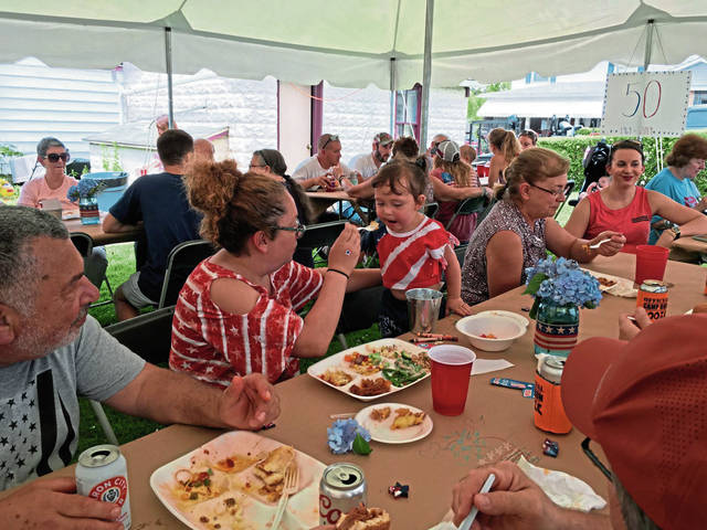 1369009_web1_vnd-leechblockparty2-070519