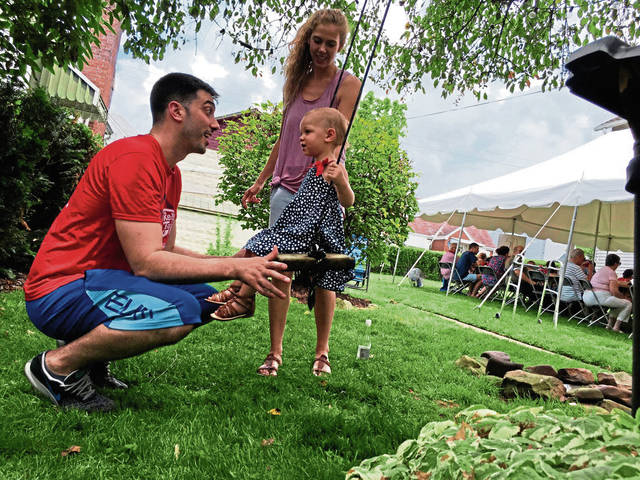 1369009_web1_vnd-leechblockparty5-070519