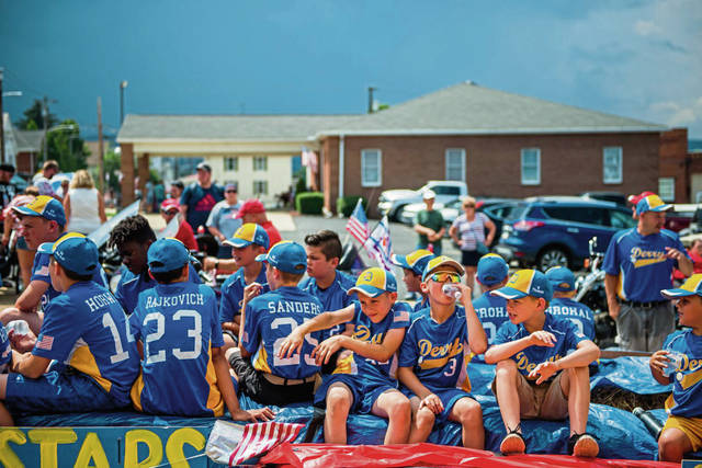 1370239_web1_GTR-LO-LatParade-08-070519