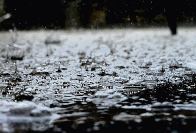 1376963_web1_WEB-rain