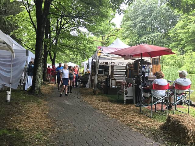 1382745_web1_gtr-HeritageFestival70-010319
