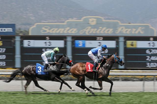 1387791_web1_gtr-santaanita