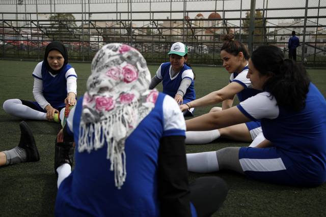 1391223_web1_GTR-refugeesoccer02-091019