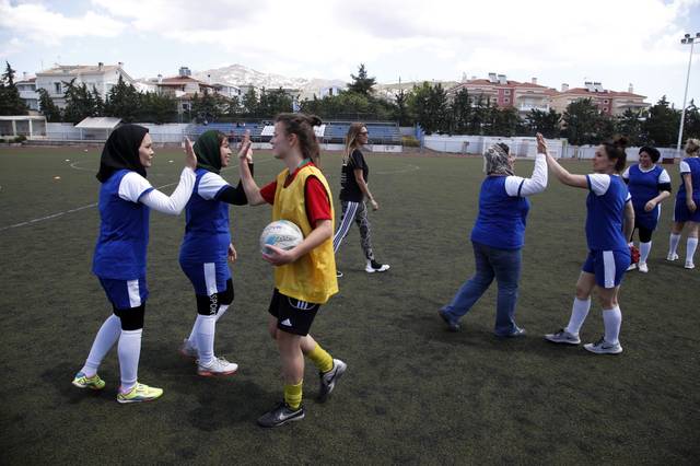 1391223_web1_GTR-refugeesoccer10-091019