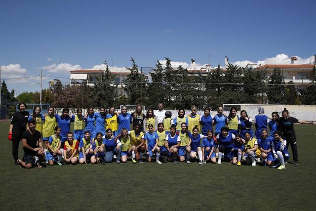 1391223_web1_GTR-refugeesoccer14-091019