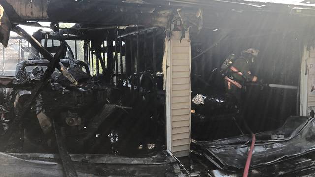 1391924_web1_gtr-delmontfire2-071019