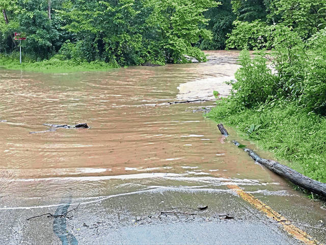 1399832_web1_gtr-LoyalCreekFlood2-071219