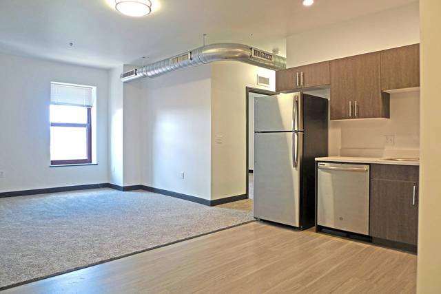 1400088_web1_gtr-PalaceApts-071219