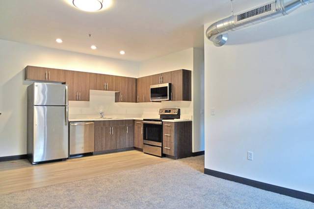 1400088_web1_gtr-PalaceApts2-071219