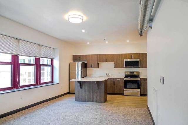 1400088_web1_gtr-PalaceApts4-071219