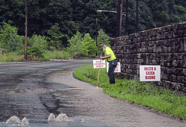1400153_web1_Te-floodedroads13-071819