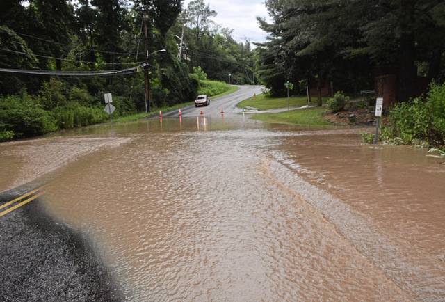 1400153_web1_Te-floodedroads5-071819