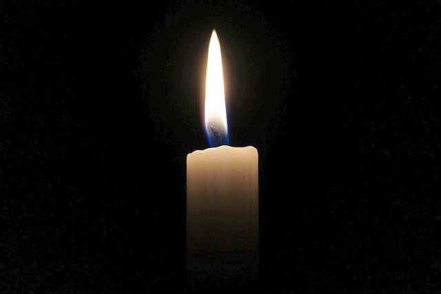 1402062_web1_candle-2038736_960_720