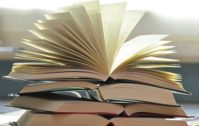 1417853_web1_gtr-liv-booksign-071719