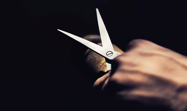1422606_web1_web-scissor