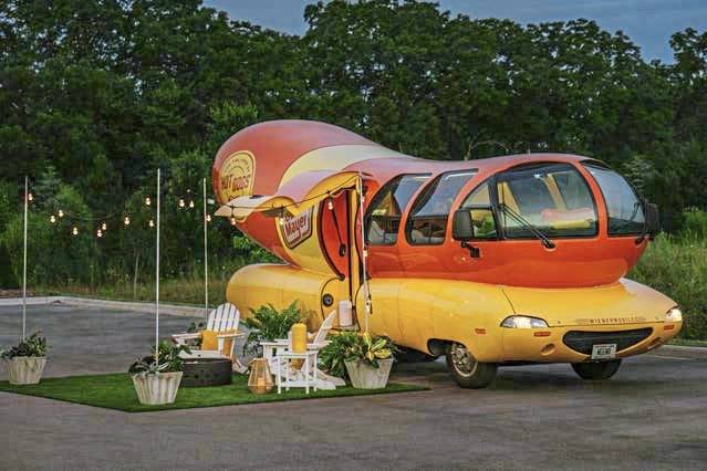 1428073_web1_ptr-WienermobileRent-02-071919