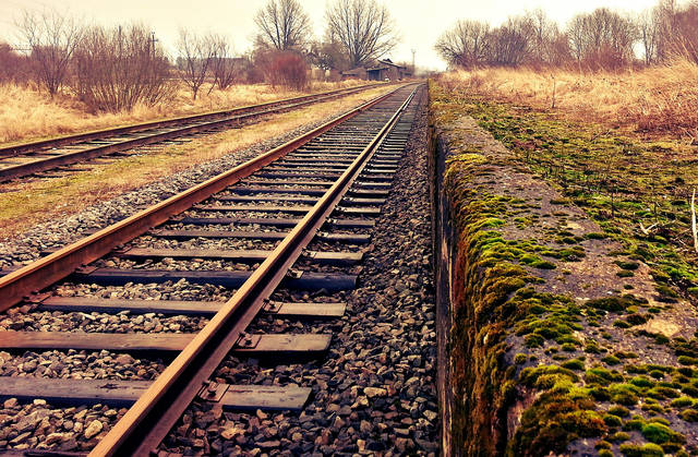 1428633_web1_TrainTracks
