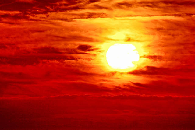 1432158_web1_web-sunhot