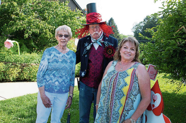 1432926_web1_gtr-OA-gardenparty2-072919