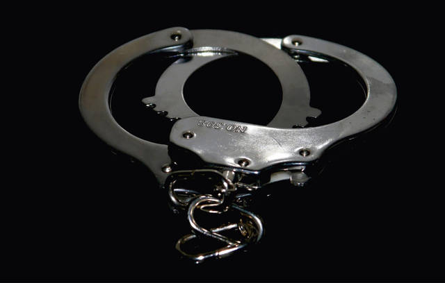 1434729_web1_Handcuffs5