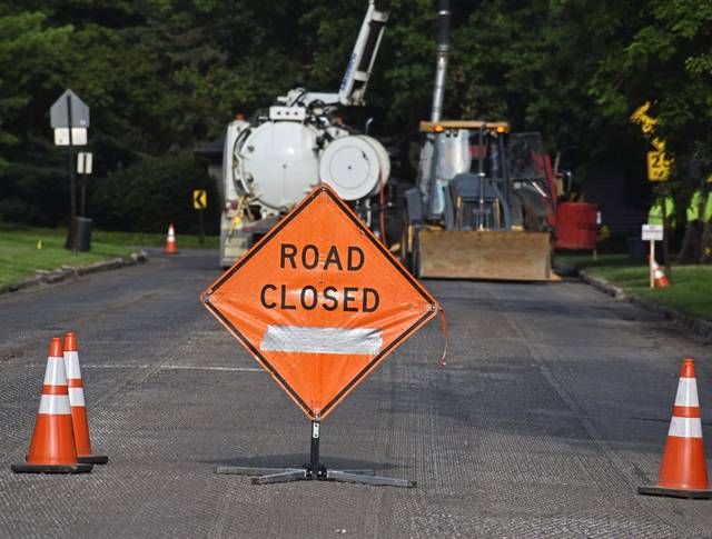 1443377_web1_WEB-road-closed-sign-3